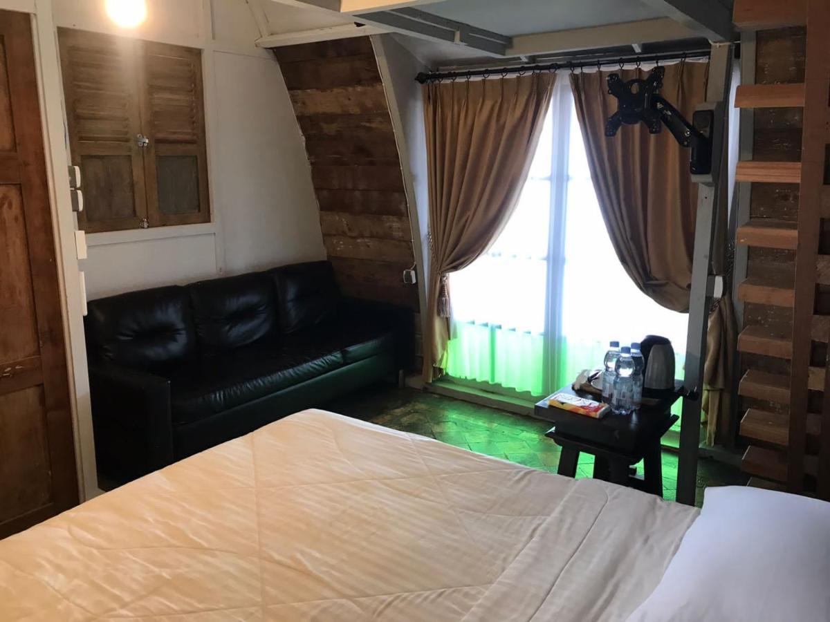 Villa Isabella Putri B&B ジェパラ エクステリア 写真
