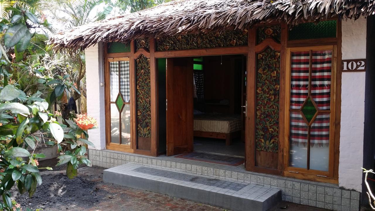 Villa Isabella Putri B&B ジェパラ エクステリア 写真