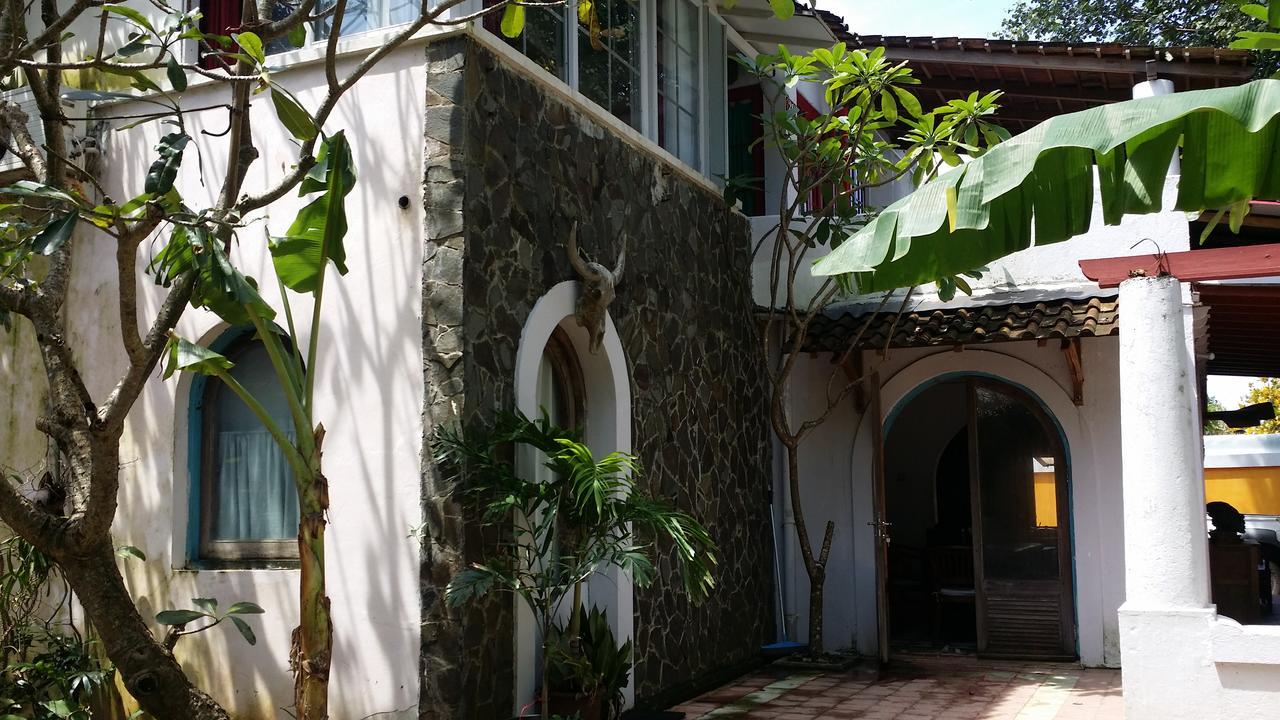 Villa Isabella Putri B&B ジェパラ エクステリア 写真
