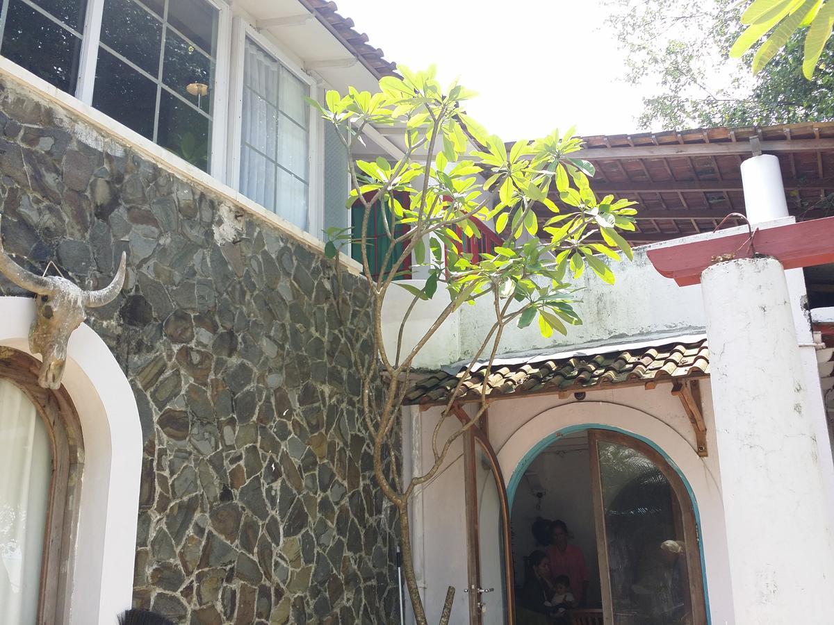 Villa Isabella Putri B&B ジェパラ エクステリア 写真